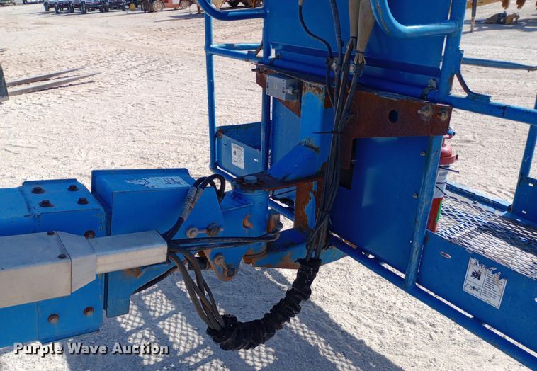 image for item DO6980 2008 Genie  S-40 boom lift