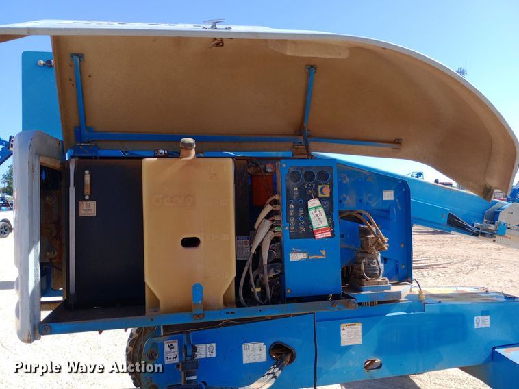 image for item DO6980 2008 Genie  S-40 boom lift