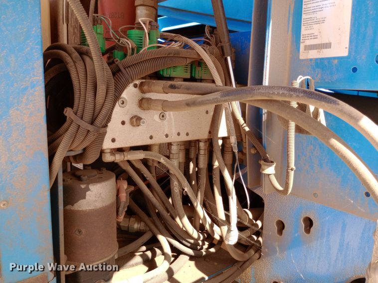 image for item DO6980 2008 Genie  S-40 boom lift