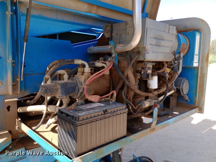 image for item DO6980 2008 Genie  S-40 boom lift