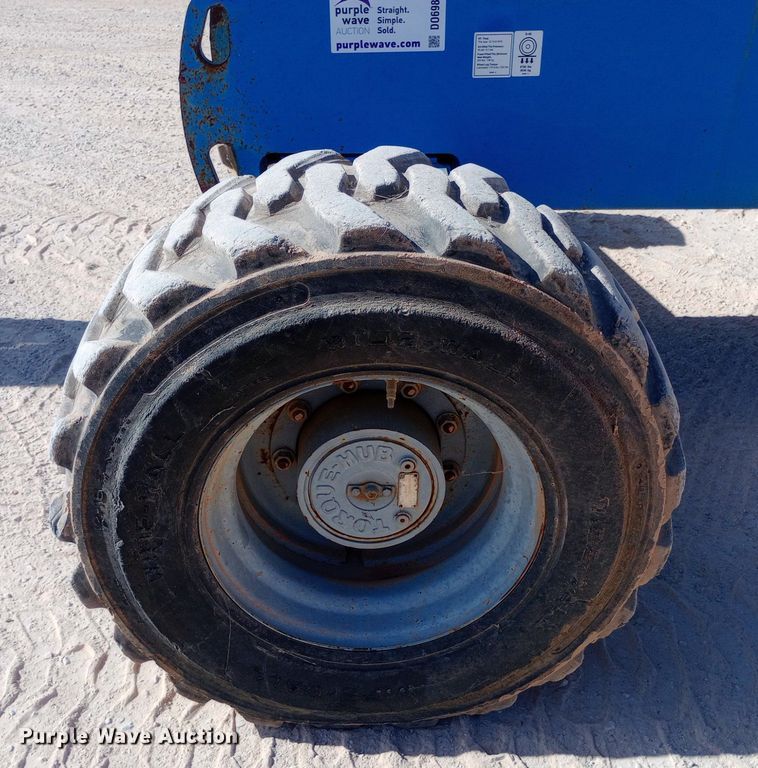 image for item DO6980 2008 Genie  S-40 boom lift