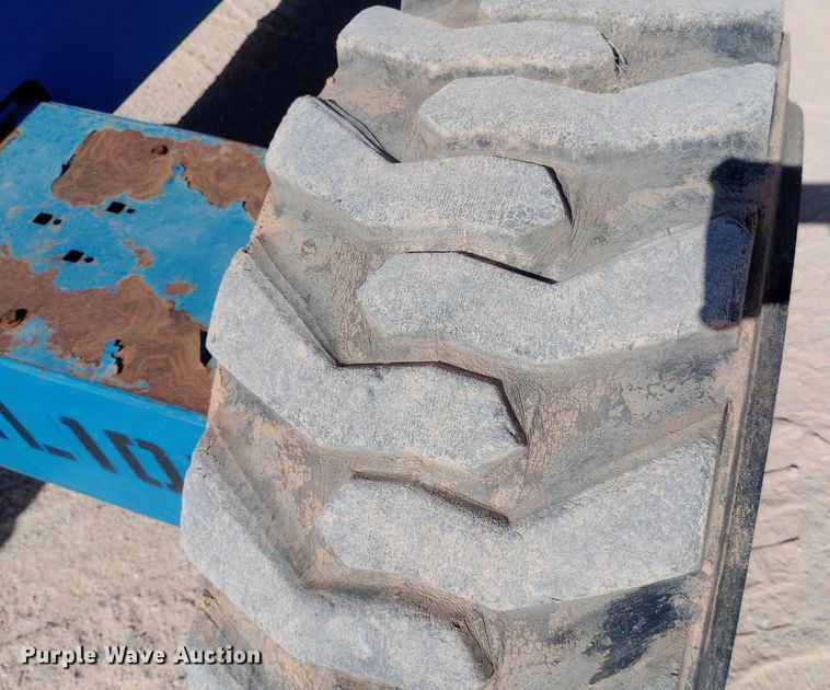 image for item DO6980 2008 Genie  S-40 boom lift