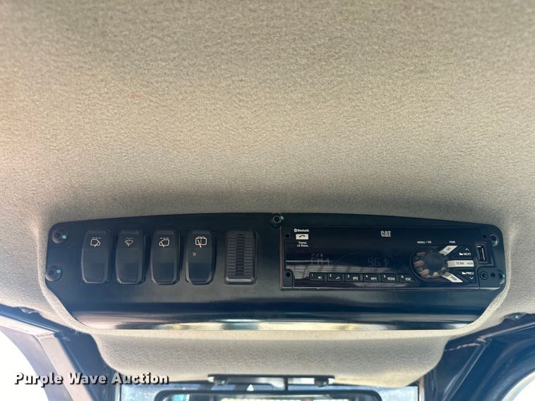 image for item DO6981 2018 Caterpillar  D5K2 XL dozer