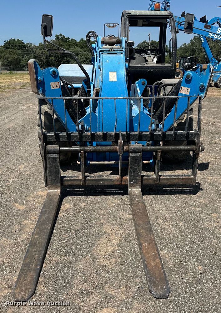 image for item DO6982 2019 Genie GTH-1256 telehandler