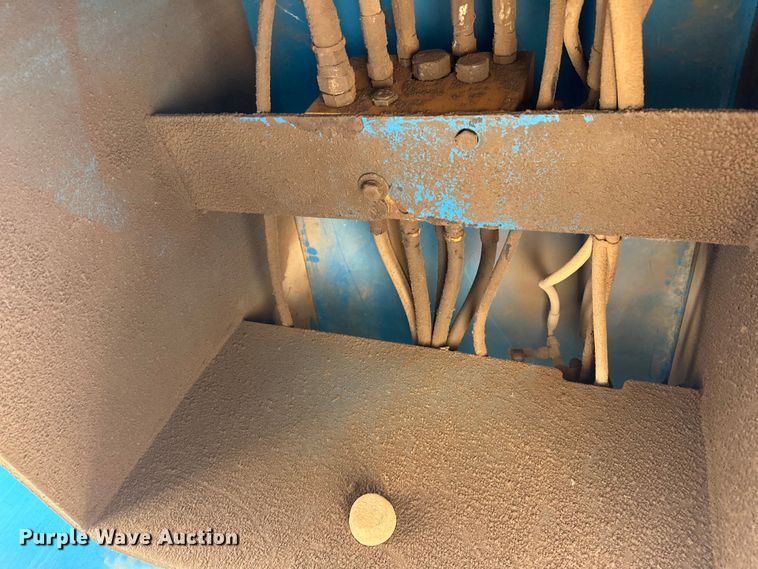 image for item DO6984 2006 Genie  S-60 boom lift