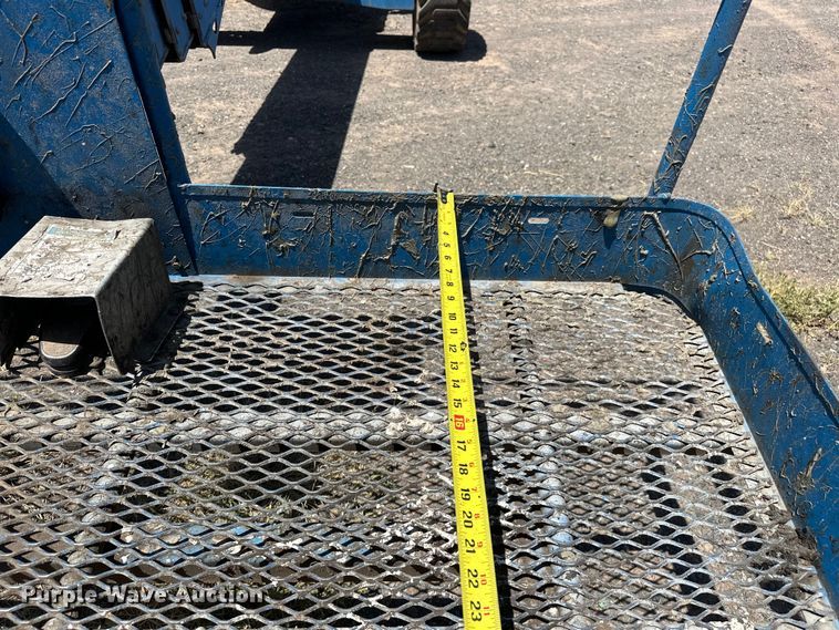 image for item DO6984 2006 Genie  S-60 boom lift