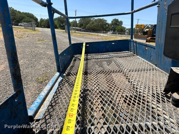 image for item DO6984 2006 Genie  S-60 boom lift