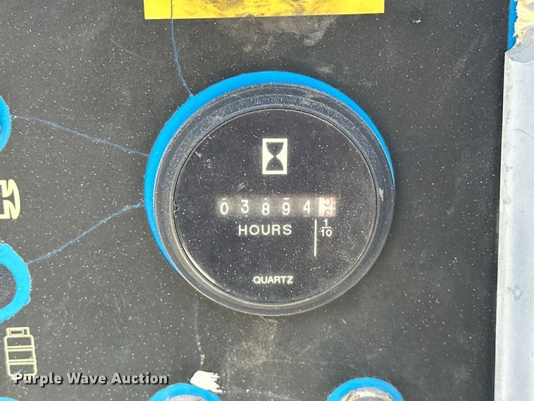 image for item DO6984 2006 Genie  S-60 boom lift