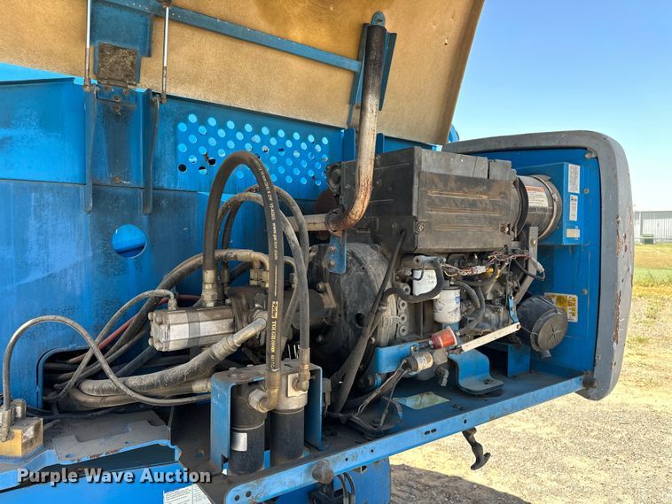 image for item DO6984 2006 Genie  S-60 boom lift