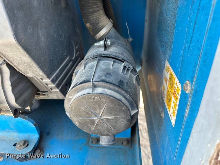 image for item DO6984 2006 Genie  S-60 boom lift