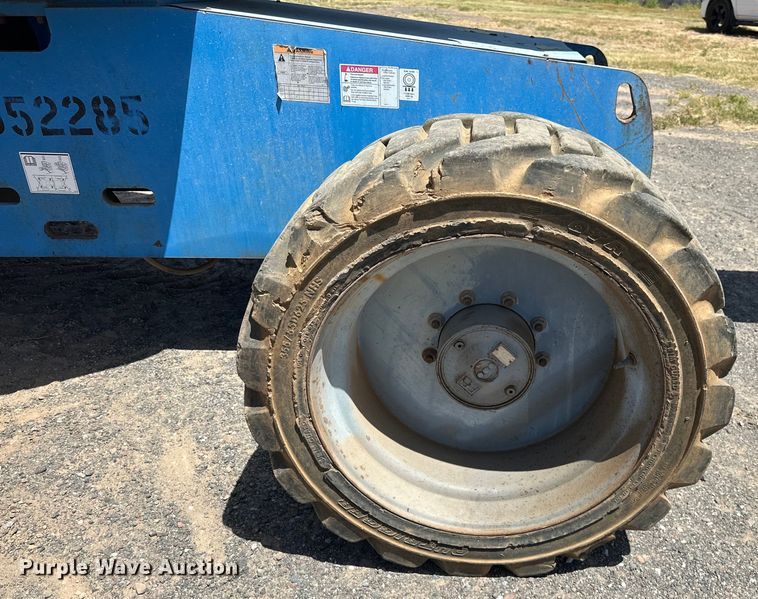 image for item DO6984 2006 Genie  S-60 boom lift