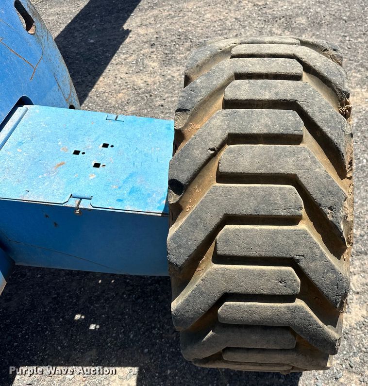 image for item DO6984 2006 Genie  S-60 boom lift