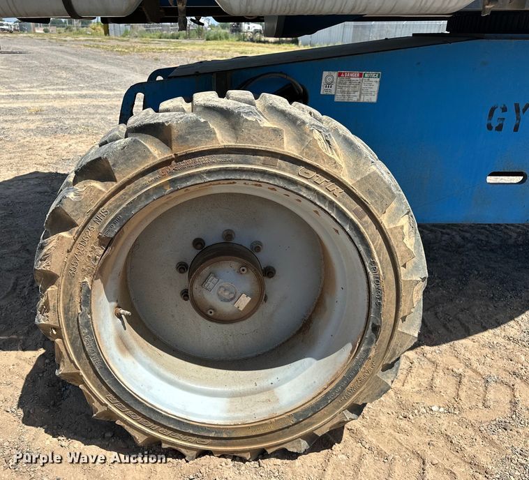 image for item DO6984 2006 Genie  S-60 boom lift