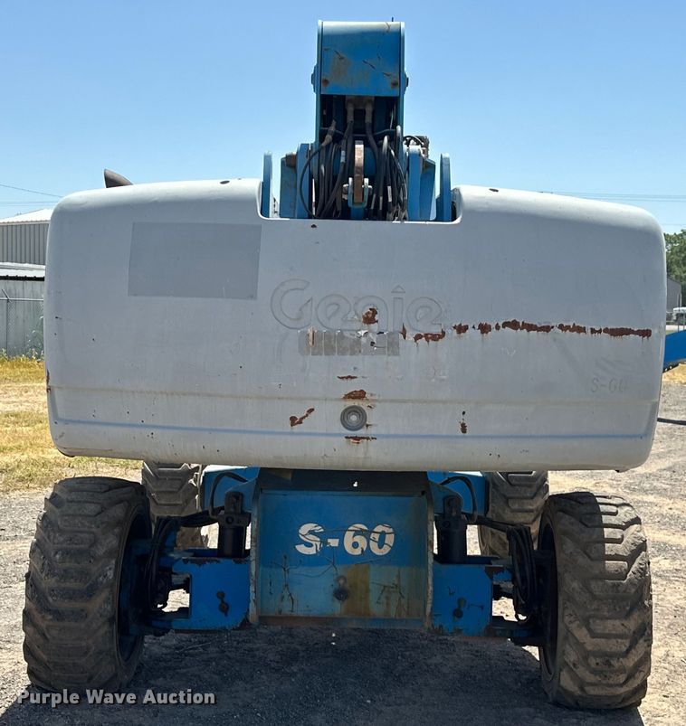 image for item DO6985 2007 Genie S-60 boom lift