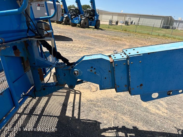 image for item DO6985 2007 Genie S-60 boom lift