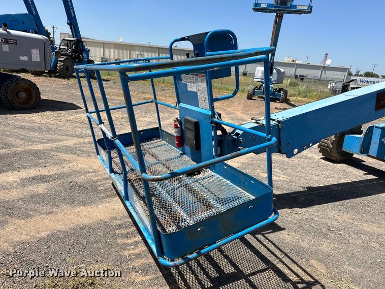 image for item DO6985 2007 Genie S-60 boom lift