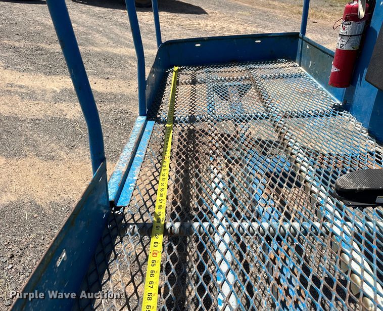 image for item DO6985 2007 Genie S-60 boom lift