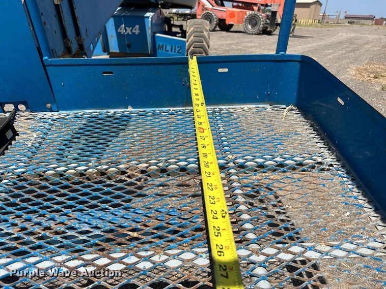 image for item DO6985 2007 Genie S-60 boom lift