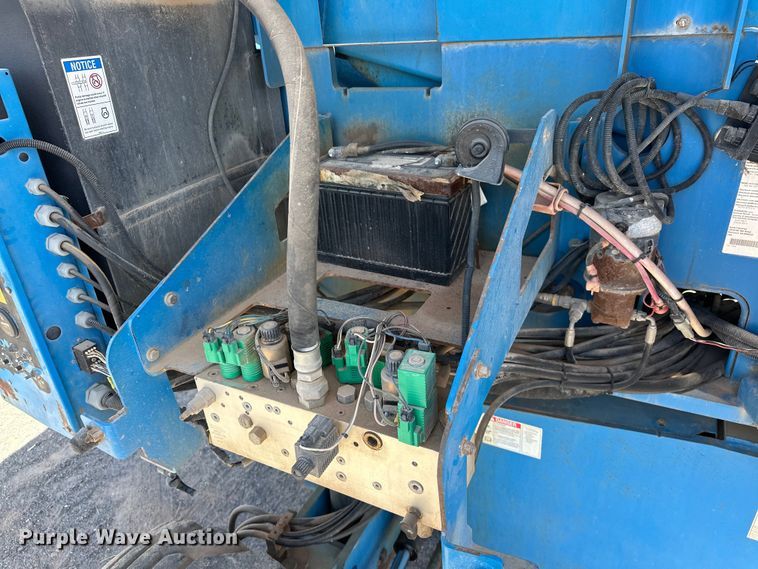 image for item DO6985 2007 Genie S-60 boom lift