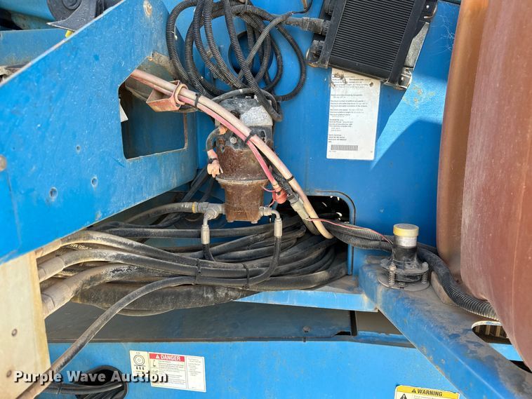 image for item DO6985 2007 Genie S-60 boom lift