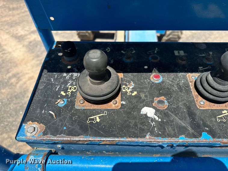 image for item DO6985 2007 Genie S-60 boom lift