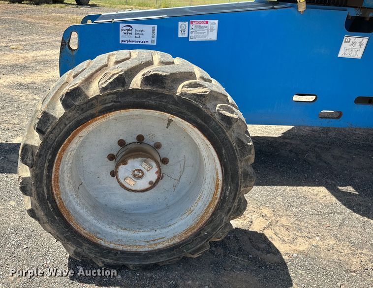 image for item DO6985 2007 Genie S-60 boom lift