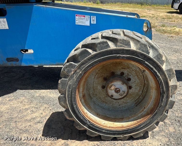 image for item DO6985 2007 Genie S-60 boom lift