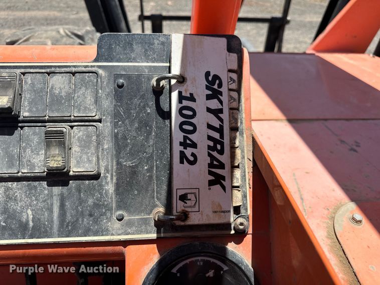image for item DO6986 2014 JLG 10042 telehandler