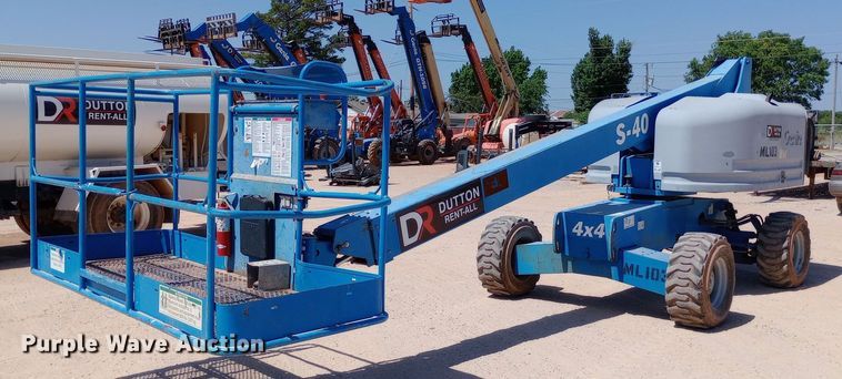 image for item DO7027 2006 Genie S-40 boom lift