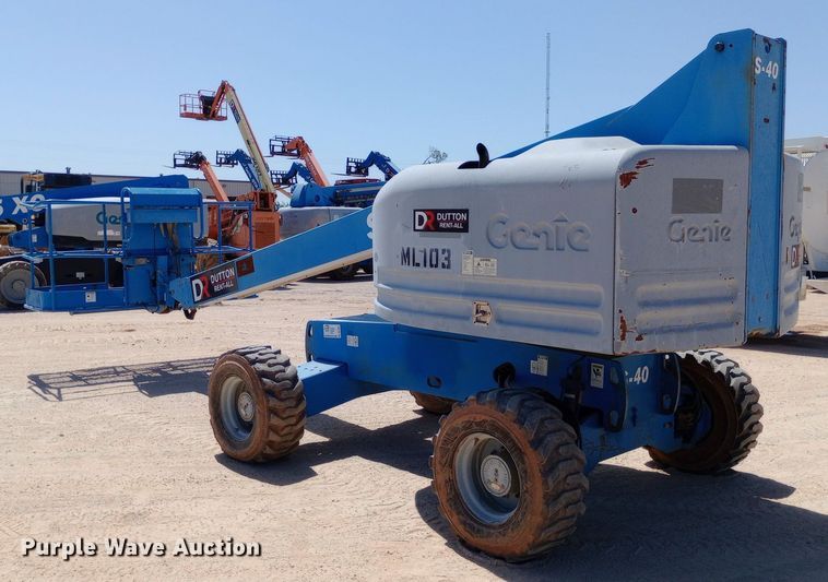 image for item DO7027 2006 Genie S-40 boom lift