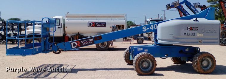 image for item DO7027 2006 Genie S-40 boom lift