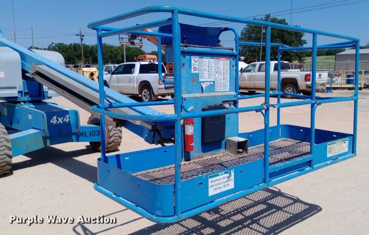 image for item DO7027 2006 Genie S-40 boom lift