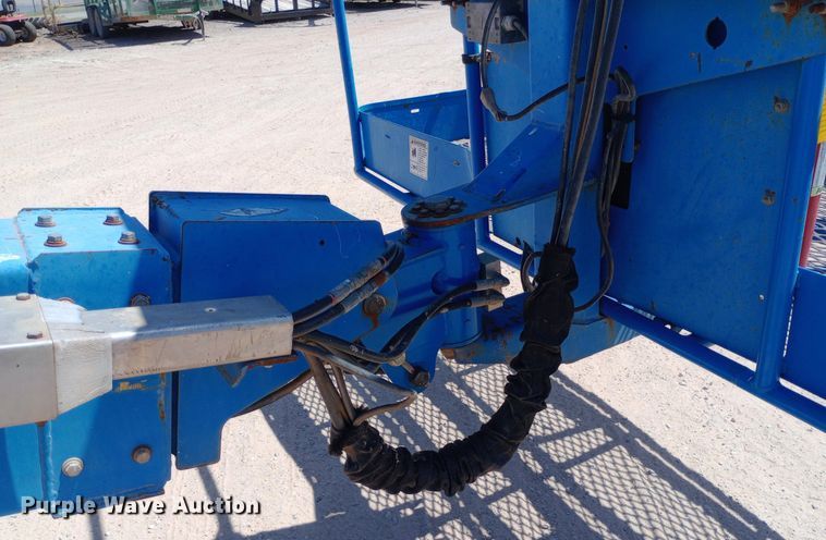 image for item DO7027 2006 Genie S-40 boom lift