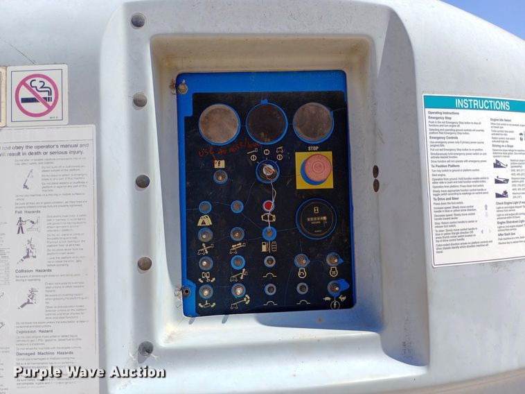 image for item DO7027 2006 Genie S-40 boom lift