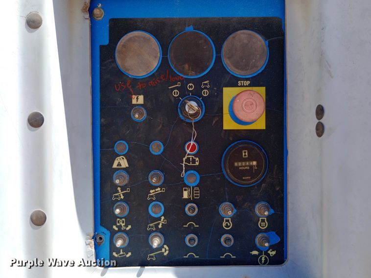 image for item DO7027 2006 Genie S-40 boom lift