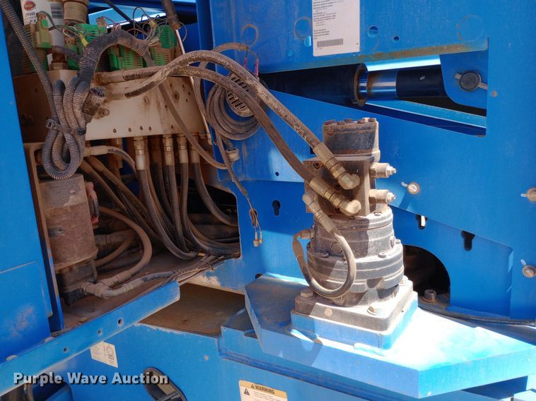 image for item DO7027 2006 Genie S-40 boom lift