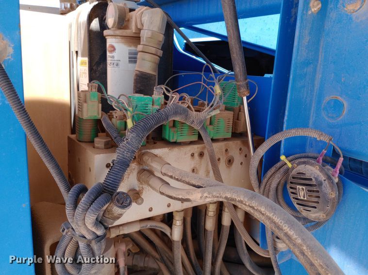 image for item DO7027 2006 Genie S-40 boom lift