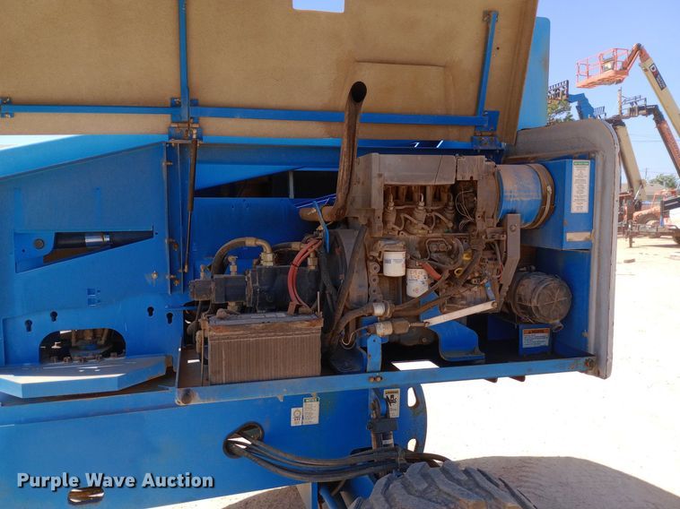 image for item DO7027 2006 Genie S-40 boom lift