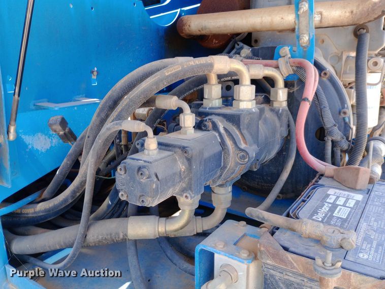 image for item DO7027 2006 Genie S-40 boom lift