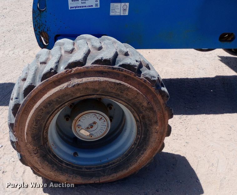 image for item DO7027 2006 Genie S-40 boom lift