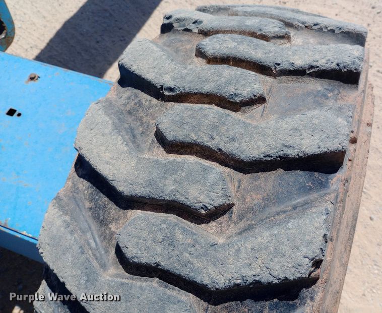 image for item DO7027 2006 Genie S-40 boom lift