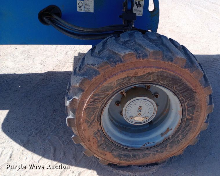 image for item DO7027 2006 Genie S-40 boom lift