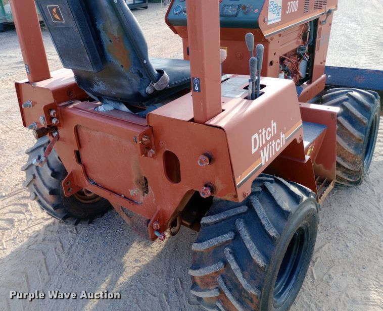 image for item DO7029 2004 Ditch Witch 3700 trencher