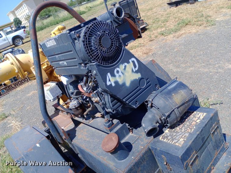 image for item DO7044 Selwood  water pump