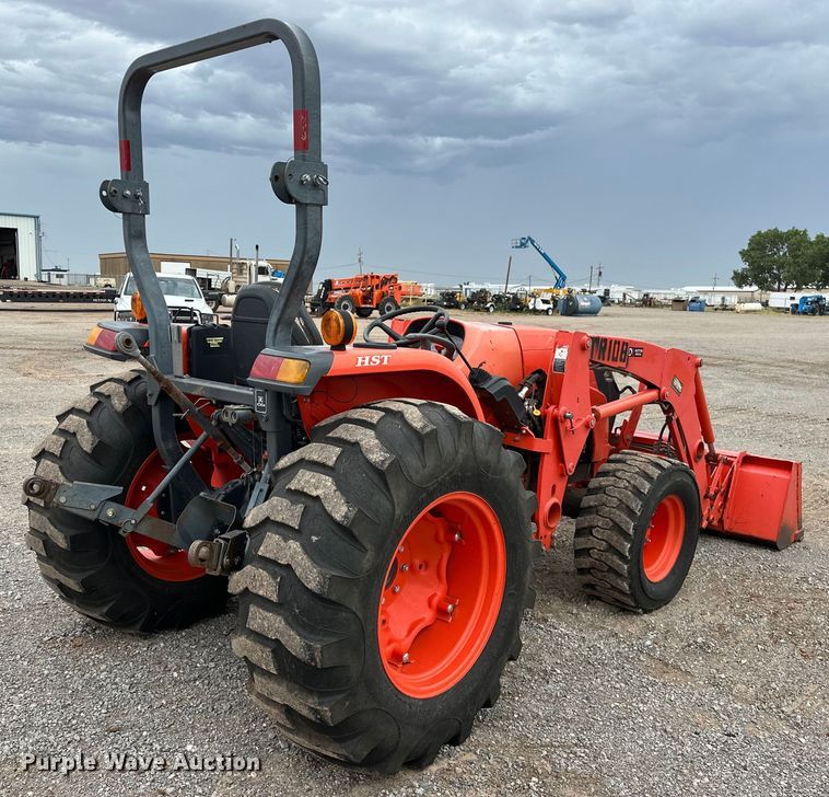 image for item DO7046 Kubota  MX5800 MFWD tractor