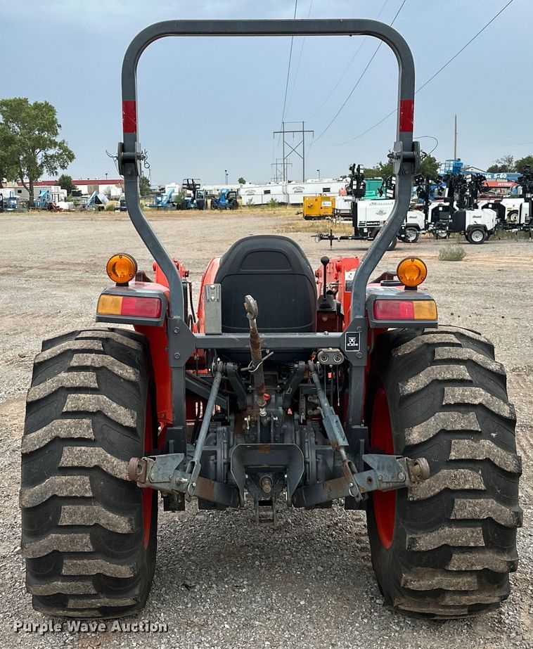 image for item DO7046 Kubota  MX5800 MFWD tractor