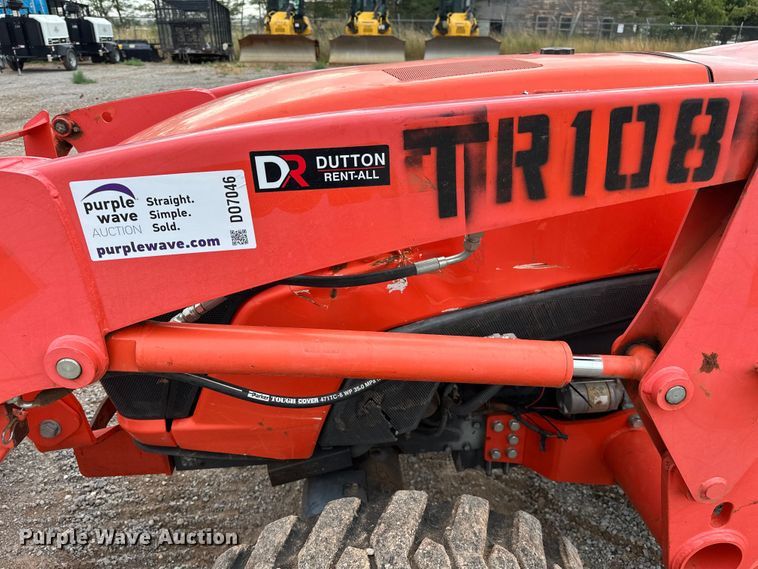 image for item DO7046 Kubota  MX5800 MFWD tractor