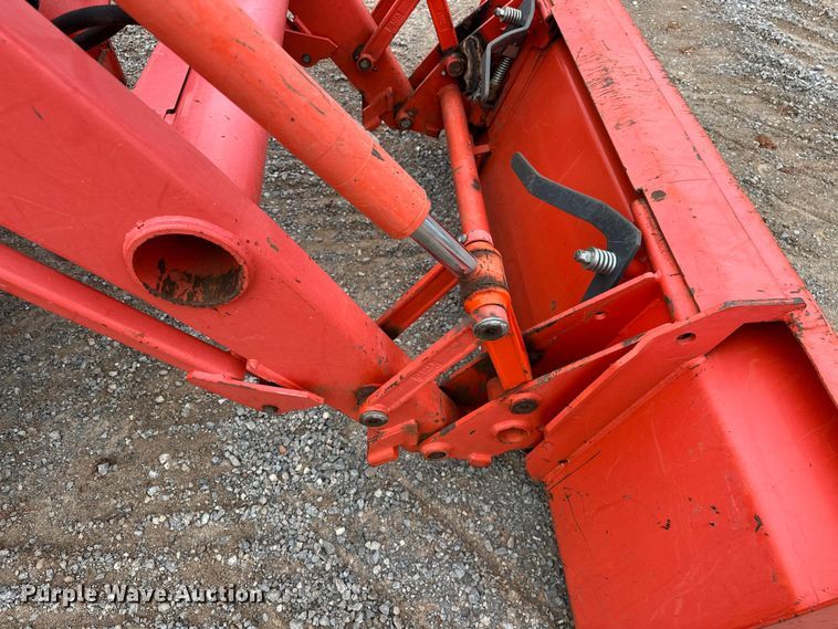 image for item DO7046 Kubota  MX5800 MFWD tractor