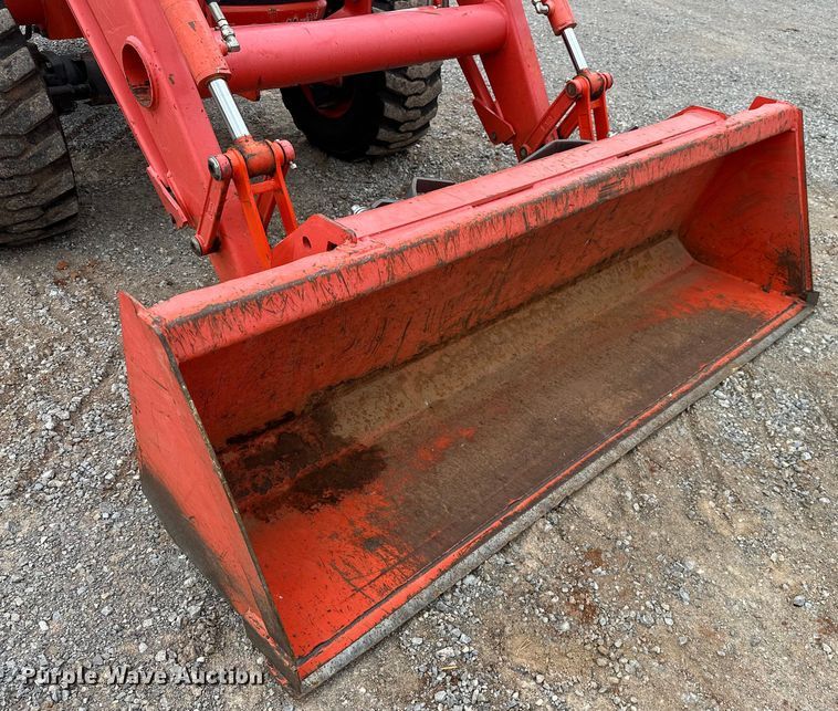 image for item DO7046 Kubota  MX5800 MFWD tractor