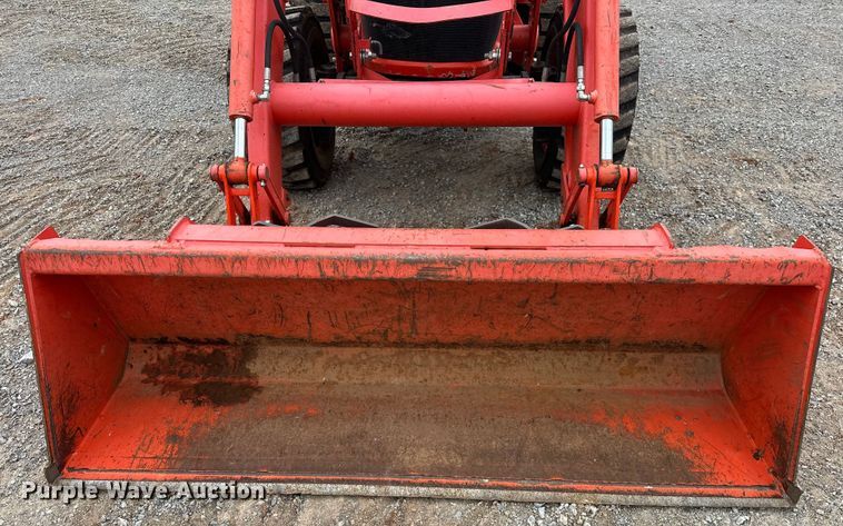 image for item DO7046 Kubota  MX5800 MFWD tractor